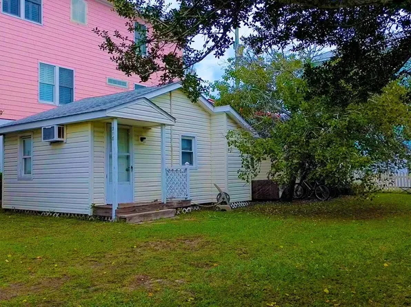 218 N Third Avenue N, Kure Beach, NC 28449