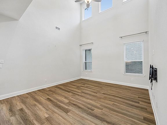 4th image of 11476 Chartwell Ct