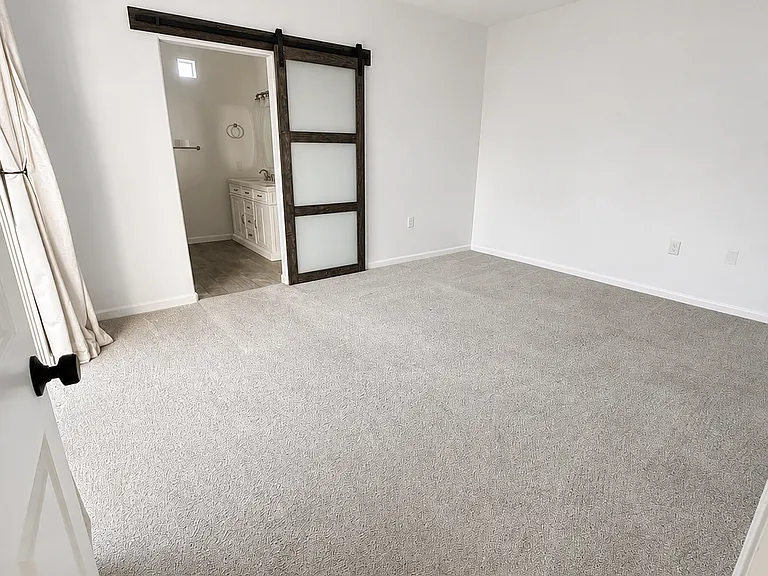 3221 N 37th St #15 — Photo 15