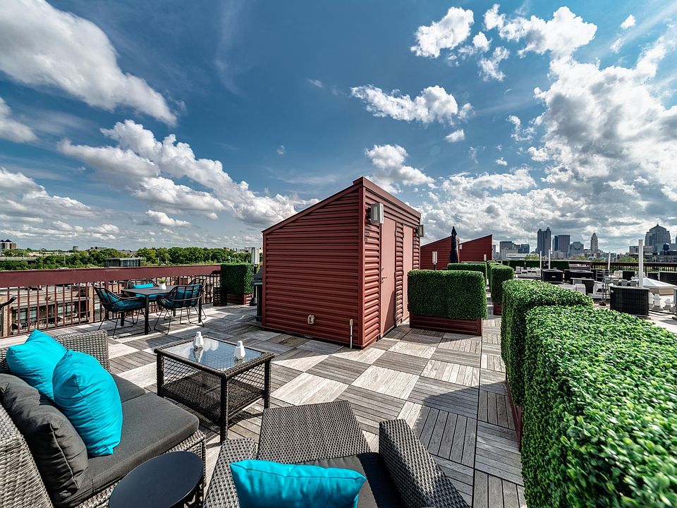 Roof top patio
