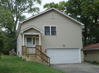 5114 Fountain Ln, Mccullom Lake, IL 60050