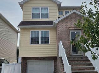 36 Riverside Ln #B, Staten Island, NY 10302