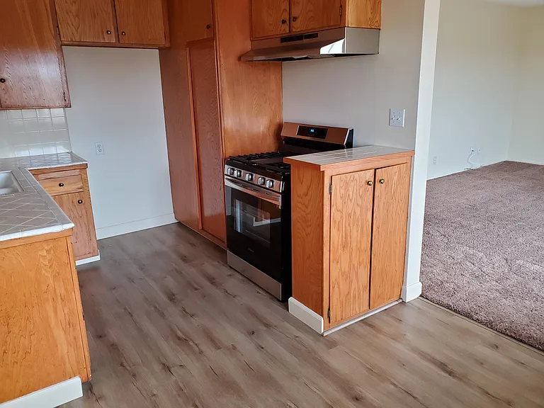 11854 Manor Dr — Photo 6