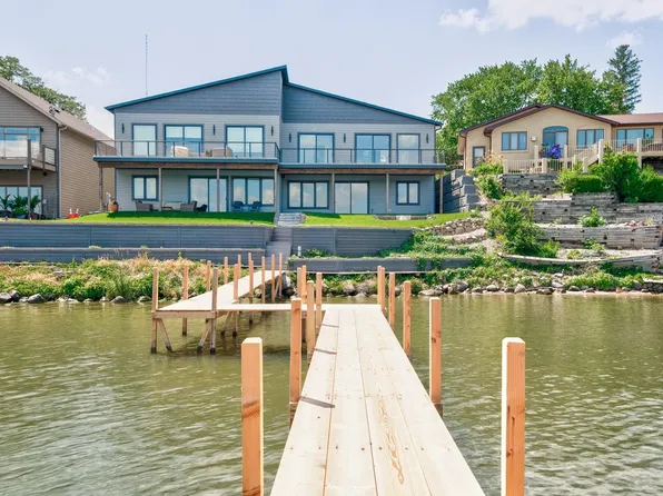 16530 255th Ave, Spirit Lake, IA 51360