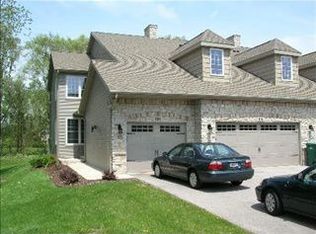 692 Queens Ct, Rockford, IL 61072