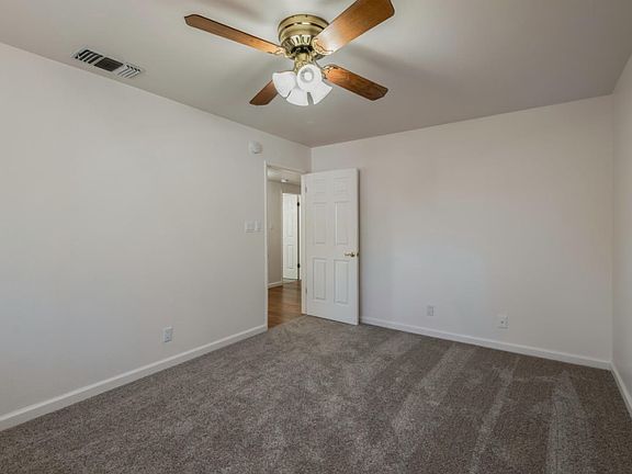 5th image of 6121 Woodoaks Ct