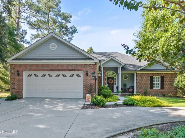 123 Clubhouse Drive SW, Supply, NC 28462