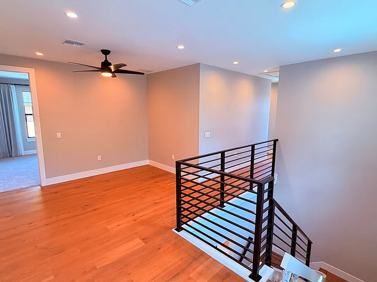 1403 Michigan Ave — Photo 33