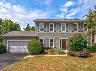 655 Blackhawk Dr, Batavia, IL 60510