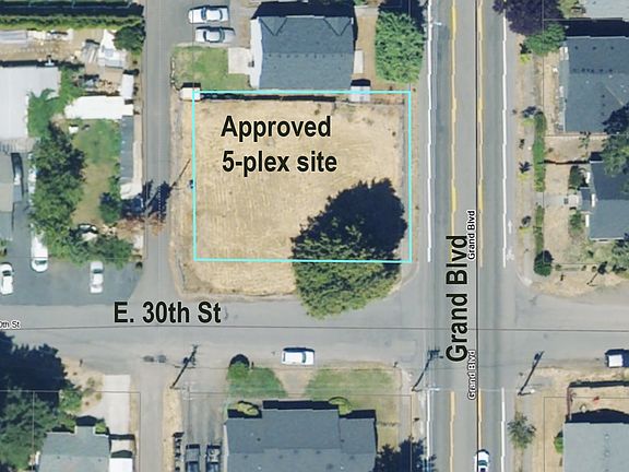 2nd image of 3000 Grand Blvd