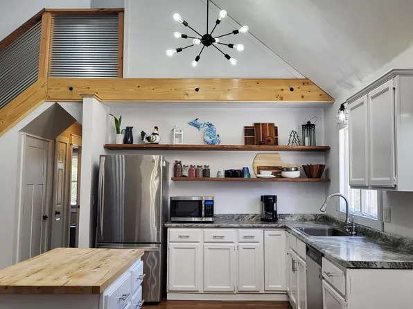 9235 Ayers Rd, Williamsburg, MI 49690