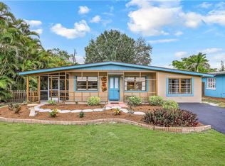 3760 12th St N, Naples, FL 34103