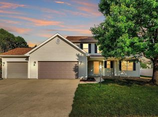 1704 S Southfield Dr, Mahomet, IL