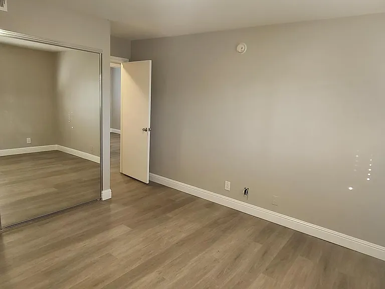 6621 Wilbur Ave #7 — Photo 7