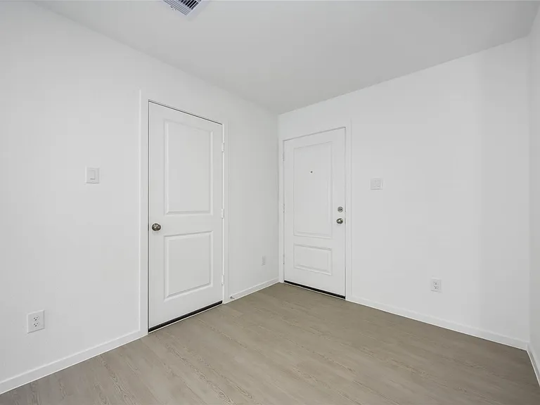 385 Lucia Way — Photo 23