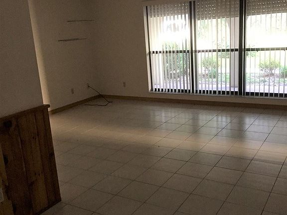 4th image of 5241 NE 29th St