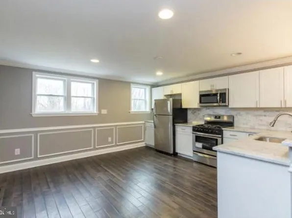 1044 Taylor Dr, Folcroft, PA 19032