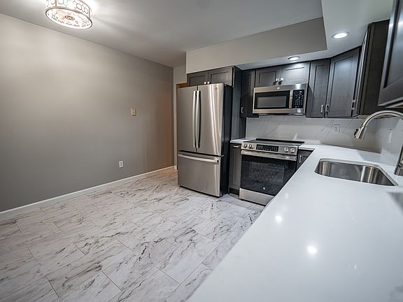 4th image of 24 Limestone Blvd
