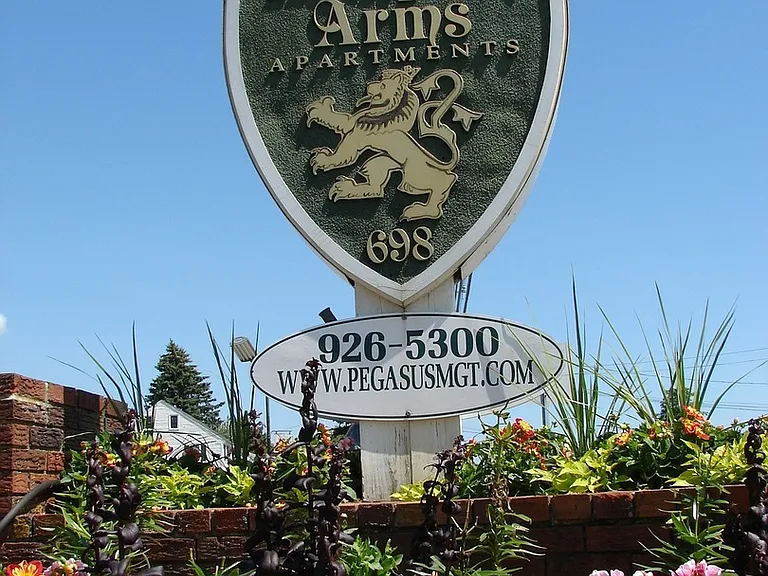 Hampton Arms — Photo 29