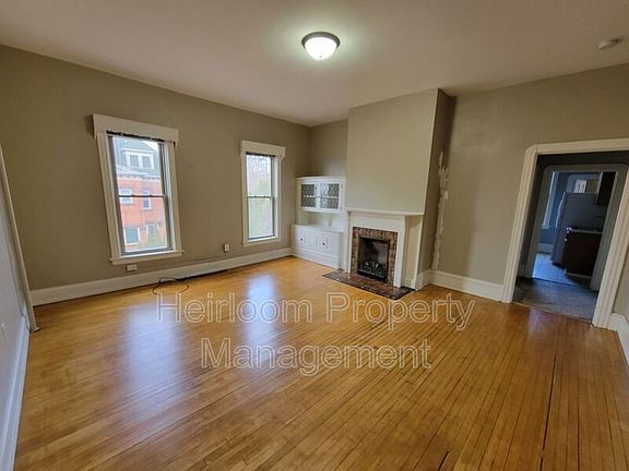3rd image of 1421 E Superior St #2