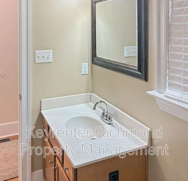 615 S Laurel St — Photo 13