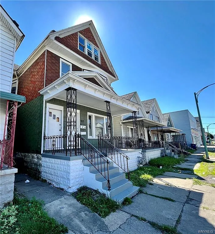 3 bed, 1040 sqft, $1,400 — Photo 1