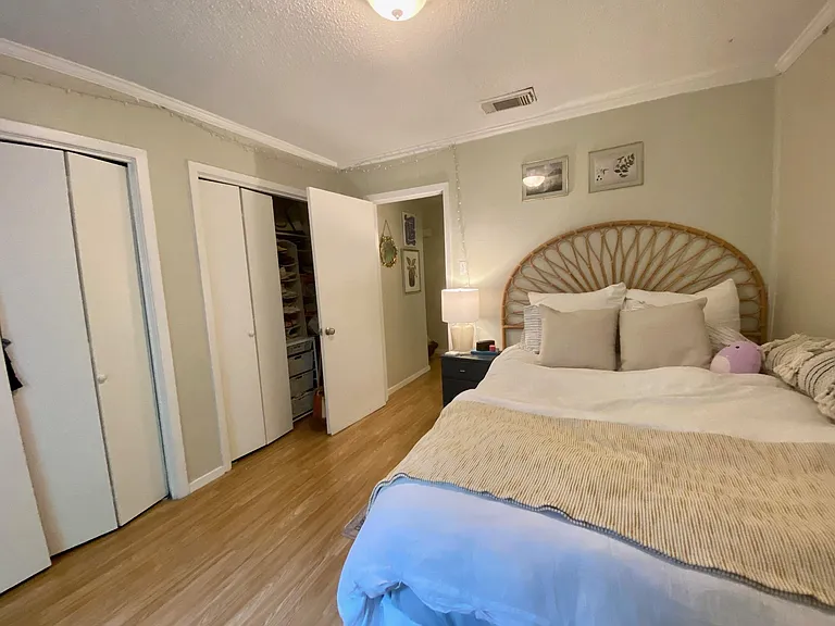 5109 Avenue H — Photo 9