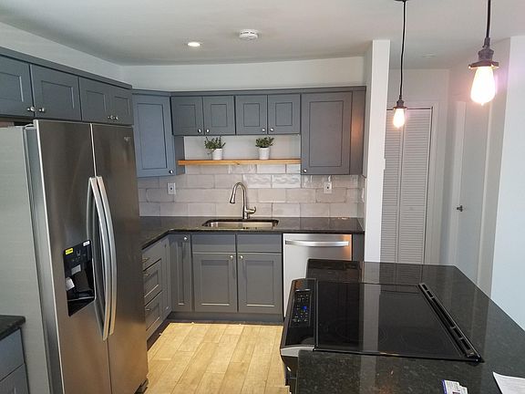 4th image of 1917 Llewellyn Dr