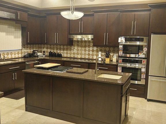 3rd image of 6766 Heritage Dr