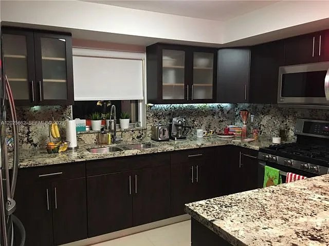 10971 SW 69th Ter — Photo 6