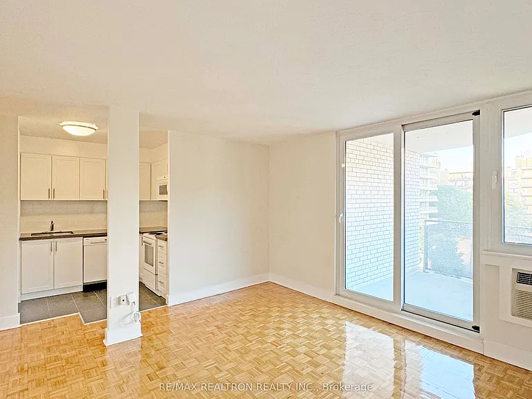485 Huron St #801 — Photo 2