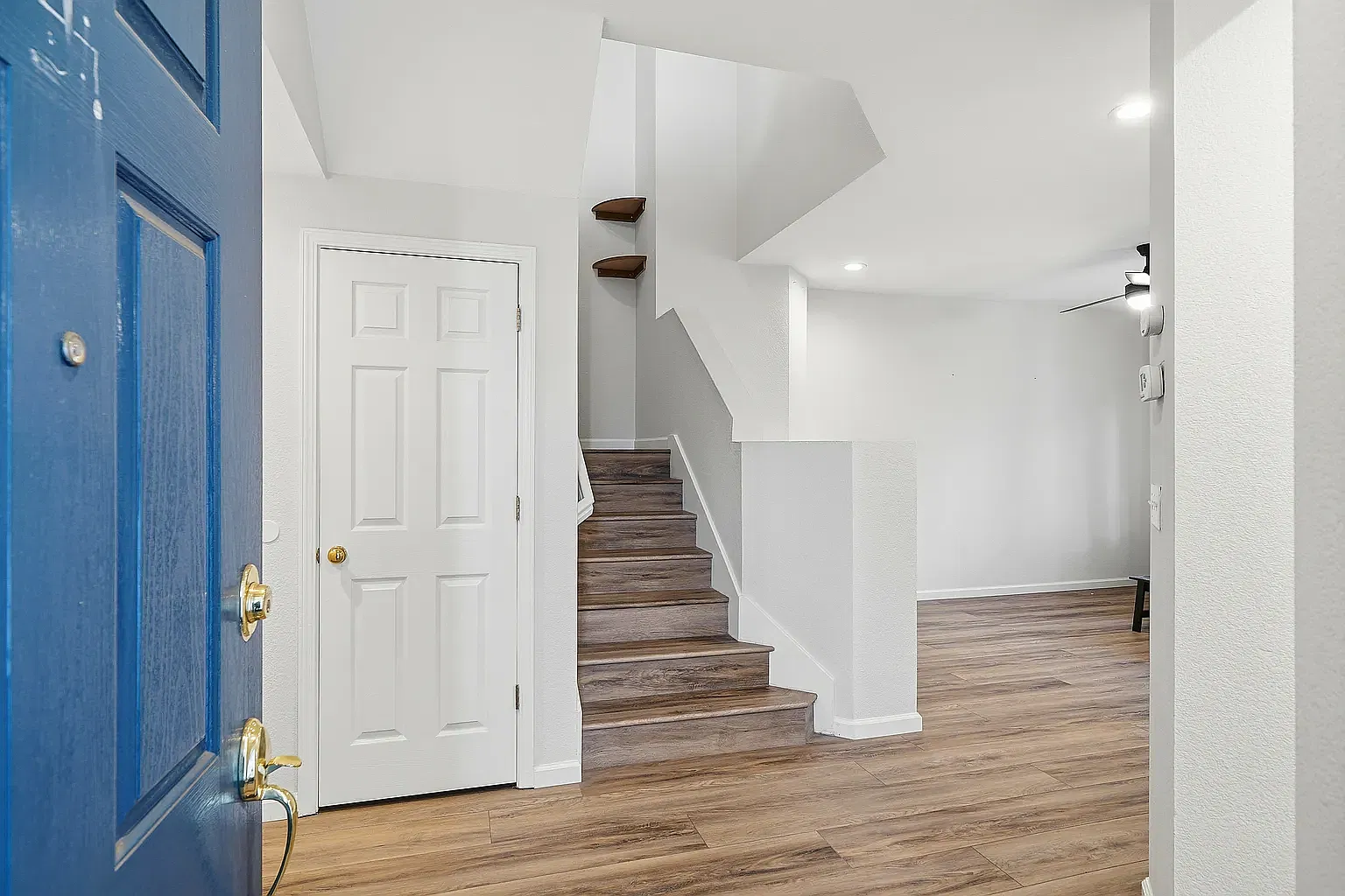 2 bed, 1387 sqft, $3,650 — Photo 2