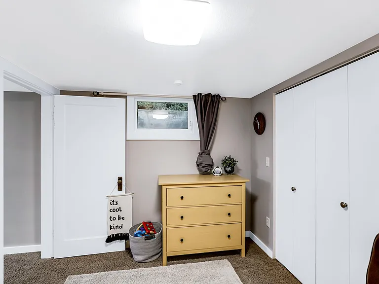 2616 S Madison St — Photo 37