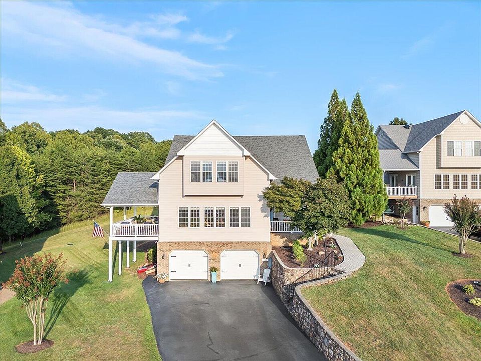 1st image of 435 Lands End Cir