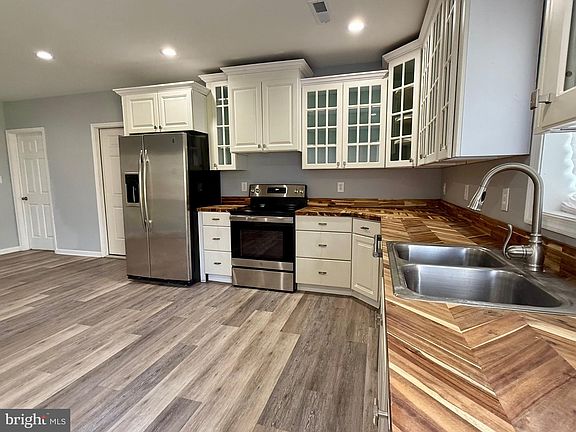 3rd image of 46307 Rue Purchase Rd #C