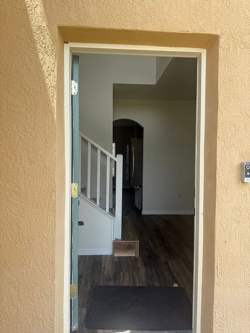 Beautiful and Spacious Home in Poinciana — Photo 3
