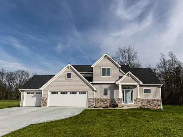 599 Blackberry Dr, Coldwater, MI 49036