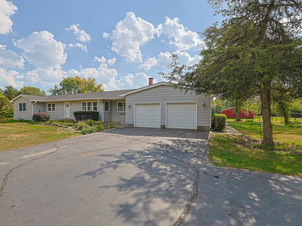 921 Guerin Rd, Libertyville, IL 60048