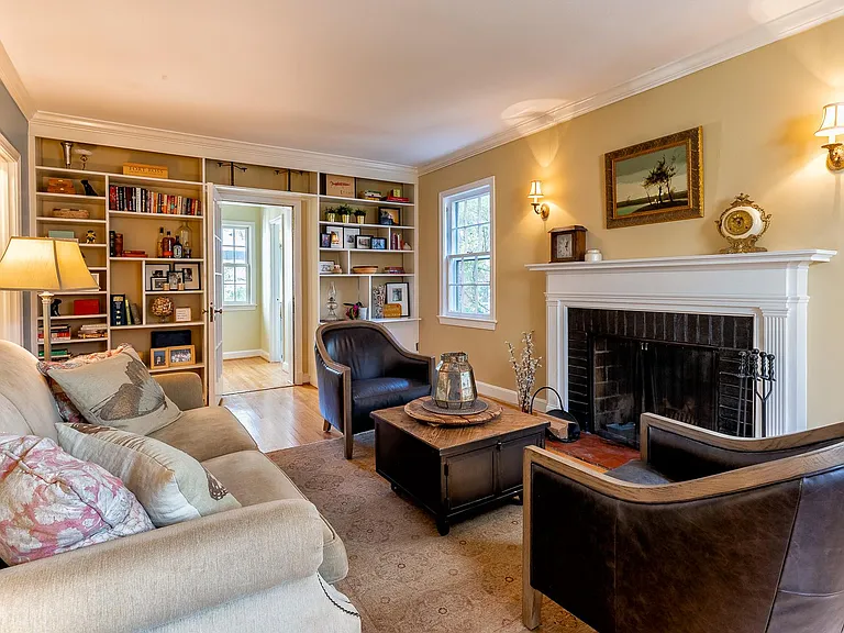 4515 Yuma St NW — Photo 8