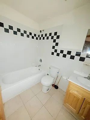 Rented by Danielle Stoller, LREB | media 3