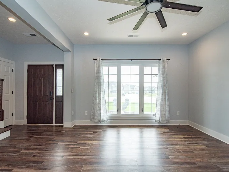 109 Gaston Cir — Photo 11