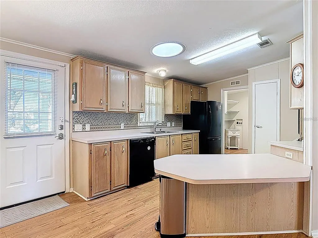 2 bed, 2.0 bath, 1352 sqft, $1,650 — Photo 4