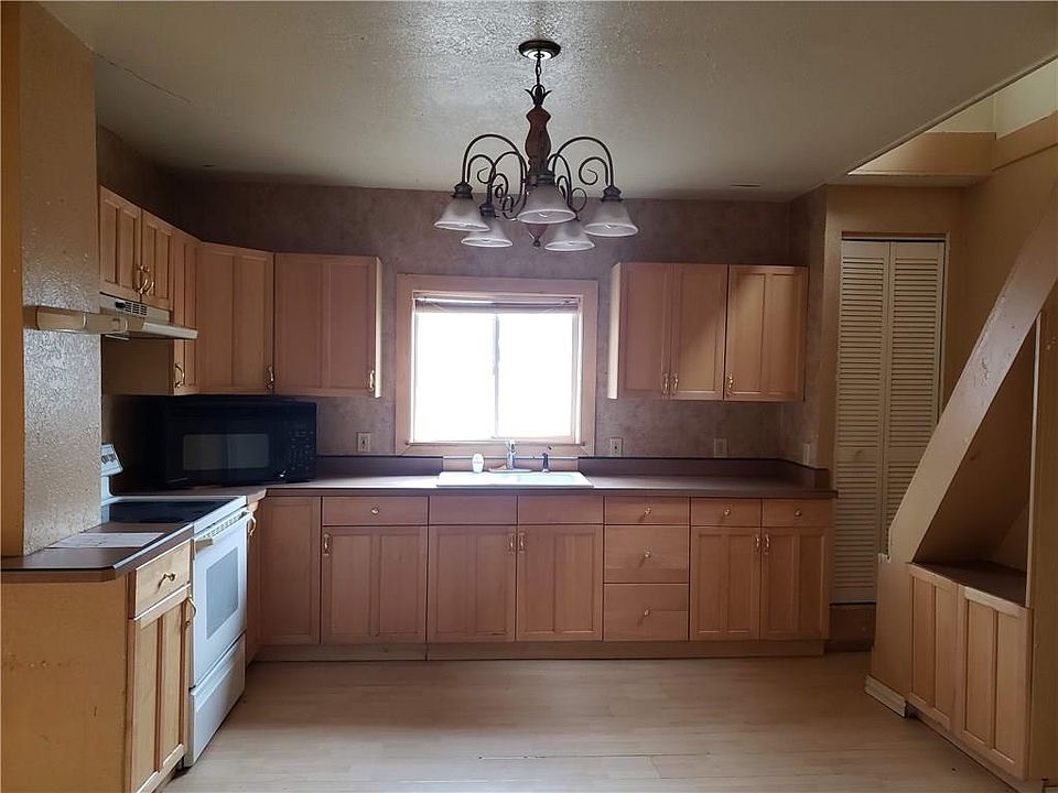 412 1st St E, Roundup, MT 59072 Zillow