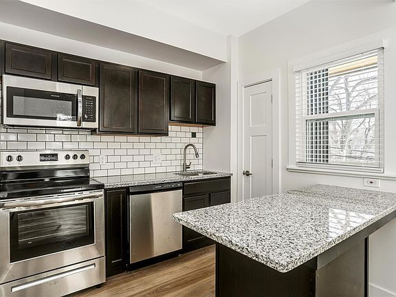 2nd image of 89 W Philadelphia St #7