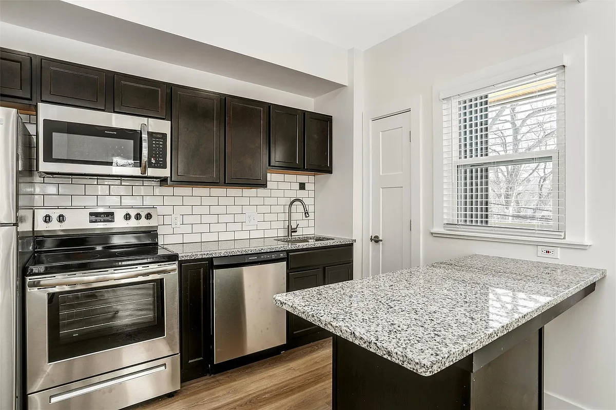 Building Photo - 89 W Philadelphia St #7