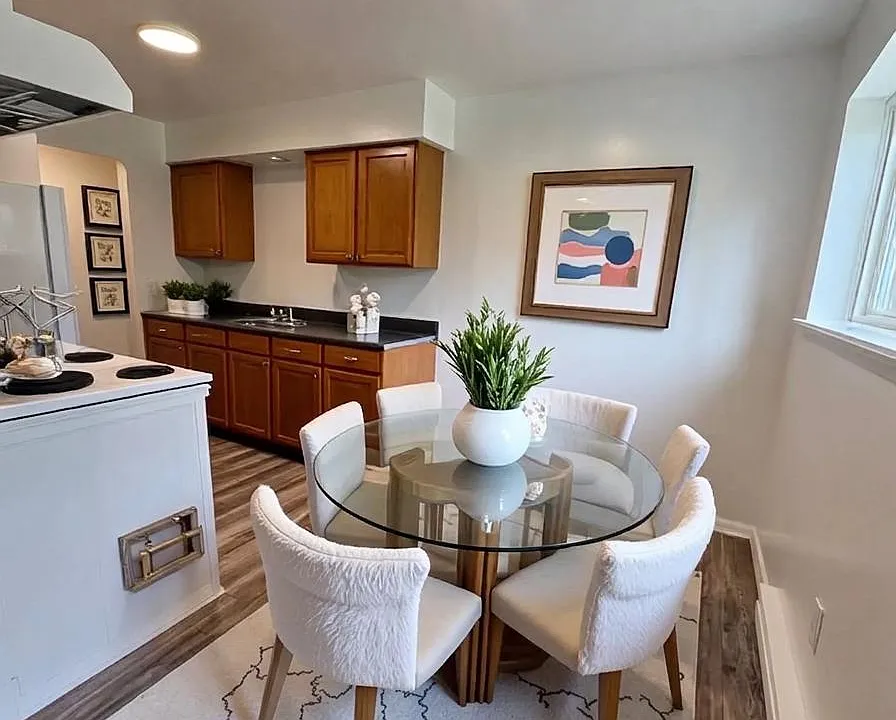 744 Michigan Ave E #1