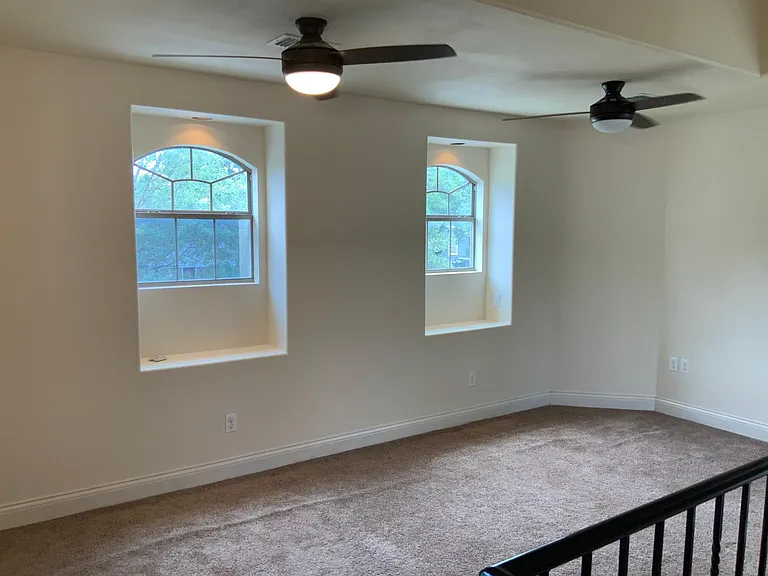 431 Irvington Dr — Photo 29