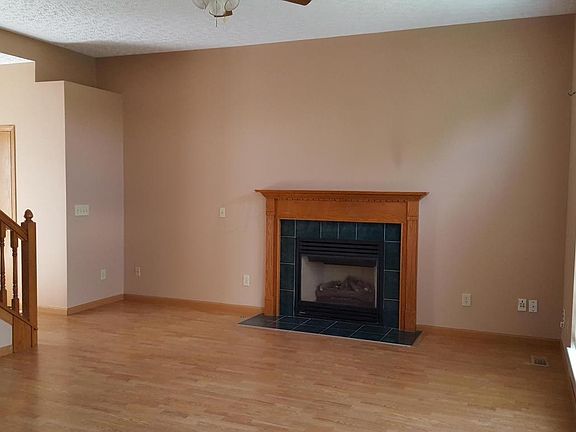 3rd image of 2840 Oak Forest Dr
