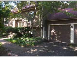 27 Lantern Ln, Wellesley, MA 02481