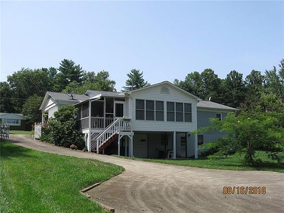 2nd image of 808 Meadowood Dr NE